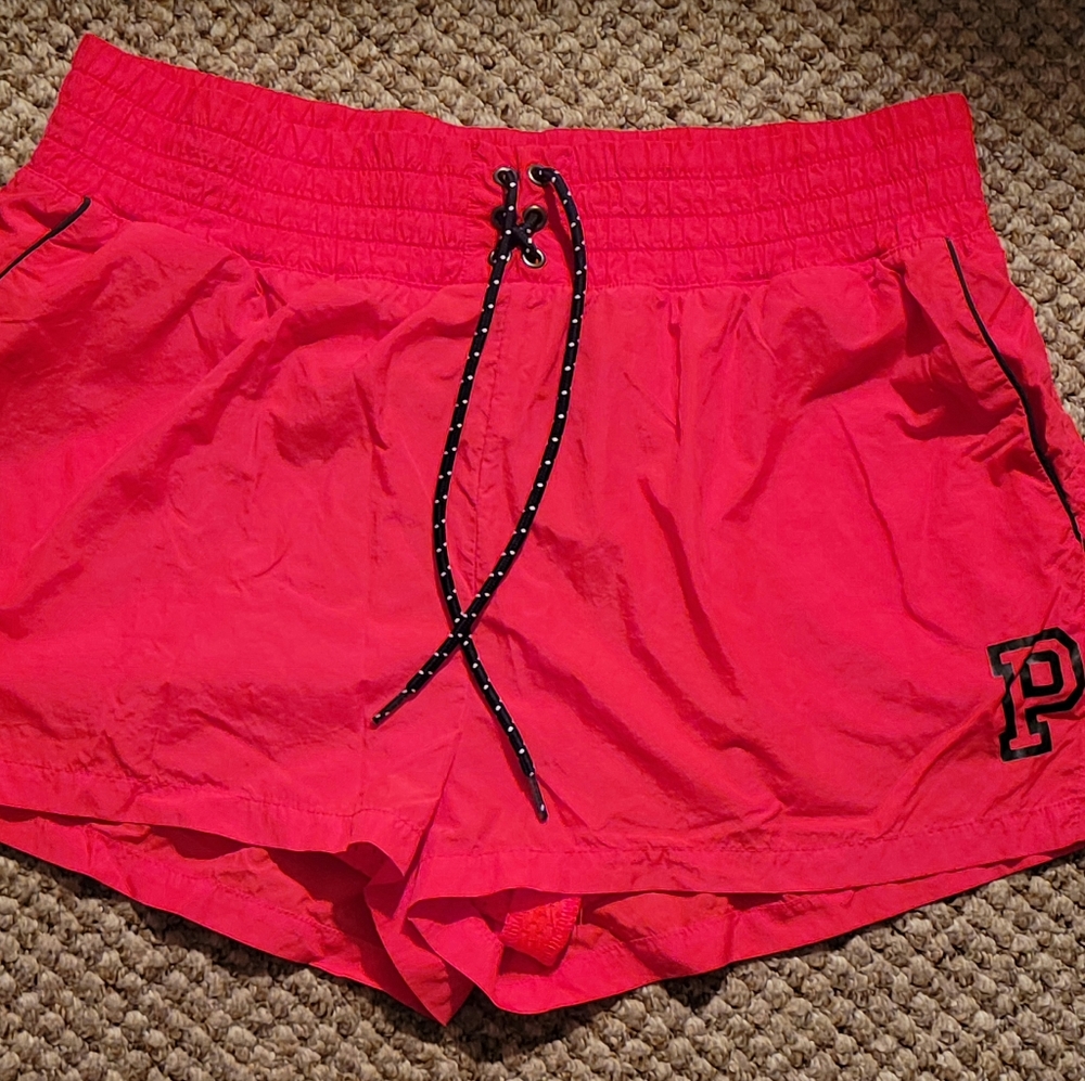 ☆•Victoria Secret Pink Red Swoosh Shorts •Size-Large •☆